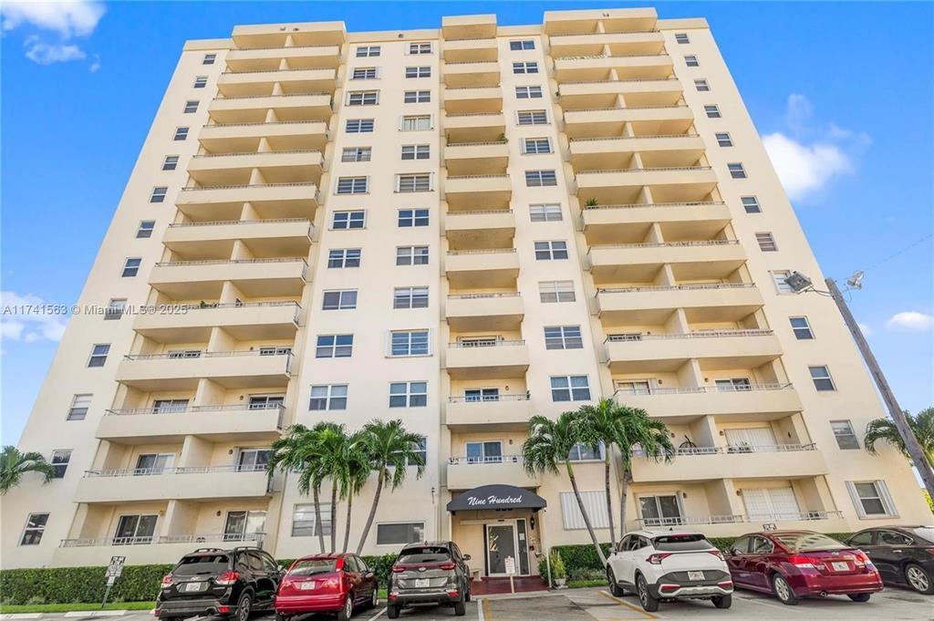 900 NE 18th Ave, Unit 1105 in Fort Lauderdale, FL - Building Photo
