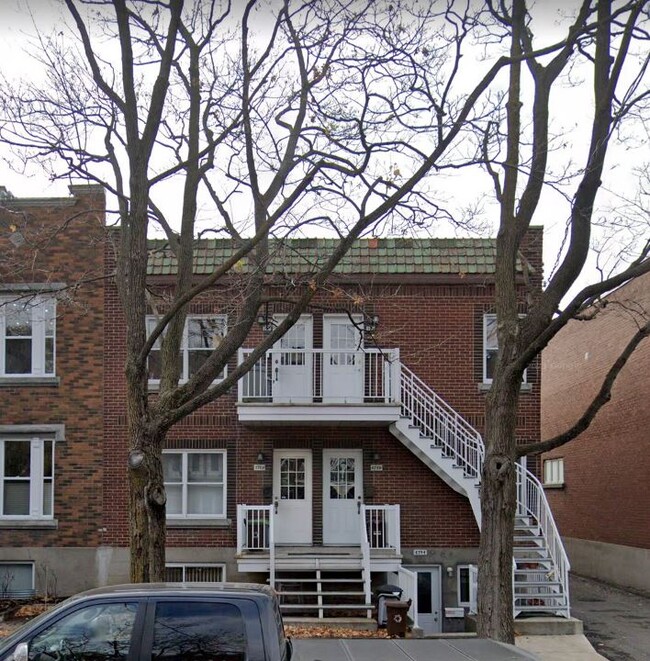 8786-8794 Henri-Julien Av