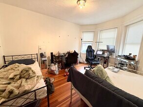 8 Wave Ave in Boston, MA - Foto de edificio - Building Photo