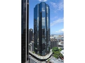 1088 Bishop St, Unit 203 in Honolulu, HI - Foto de edificio - Building Photo
