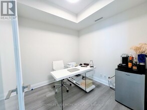 18-2518 Water Walk Dr in Markham, ON - Building Photo - Building Photo