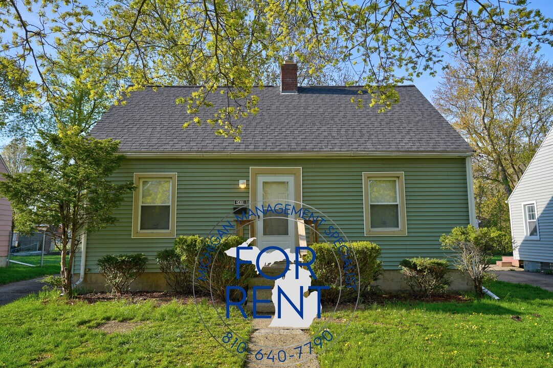 2418 Nebraska Ave in Flint, MI - Building Photo