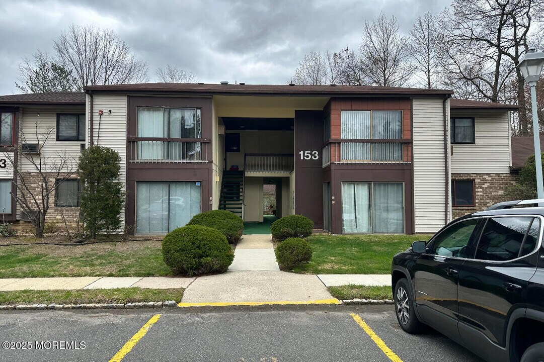 153 Cross Slope Ct in Englishtown, NJ - Building Photo