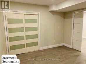 199 Carriage Way in Waterloo, ON - Building Photo - Building Photo