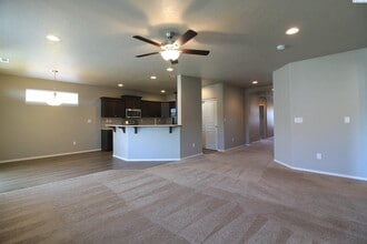 3710 Whimbrel Ln in Pasco, WA - Building Photo - Building Photo