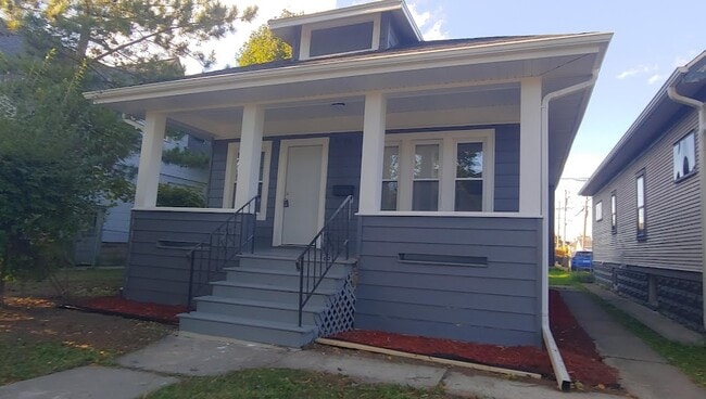 property at 5720 W Rogers St