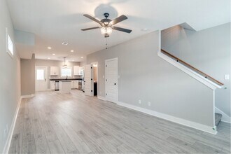 827 Charlotte St in Clarksville, TN - Building Photo - Building Photo