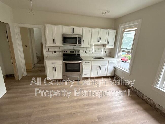 122 E Goepp St in Bethlehem, PA - Building Photo - Building Photo