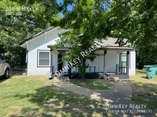 property at 809 N Maxey St