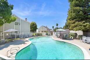 7417 Auburn Oaks Ct in Citrus Heights, CA - Building Photo