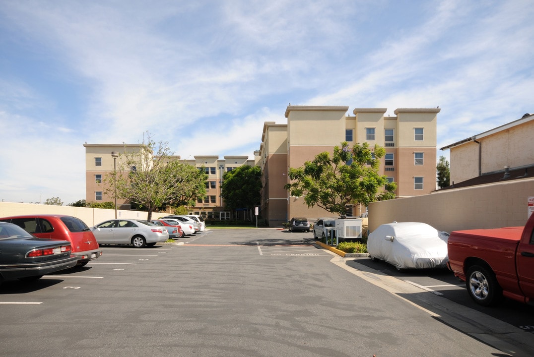 Gardena Valley Towers Co-op in Gardena, CA - Foto de edificio