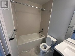 7895 Jane St in Vaughan, ON - Building Photo - Building Photo