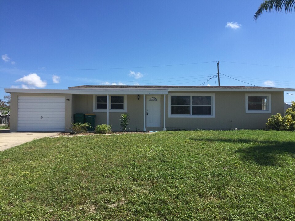 1383 Albert Dr in Melbourne, FL - Building Photo