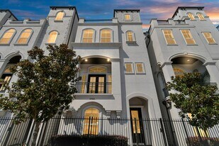 2709 Kennedy St in Houston, TX - Building Photo