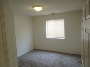 333 Kristie Ct in Crown Point, IN - Foto de edificio - Building Photo