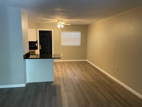 1123 Elmwood St-Unit -C in Orlando, FL - Building Photo - Building Photo