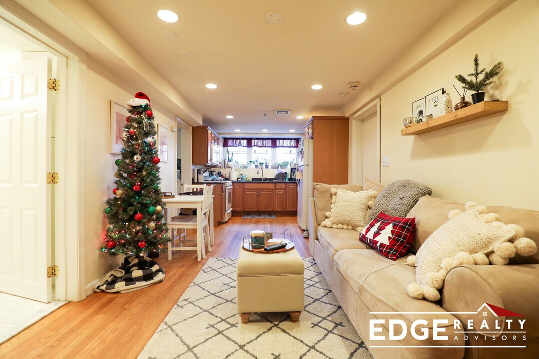 14 Sutherland Rd, Unit A in Boston, MA - Building Photo