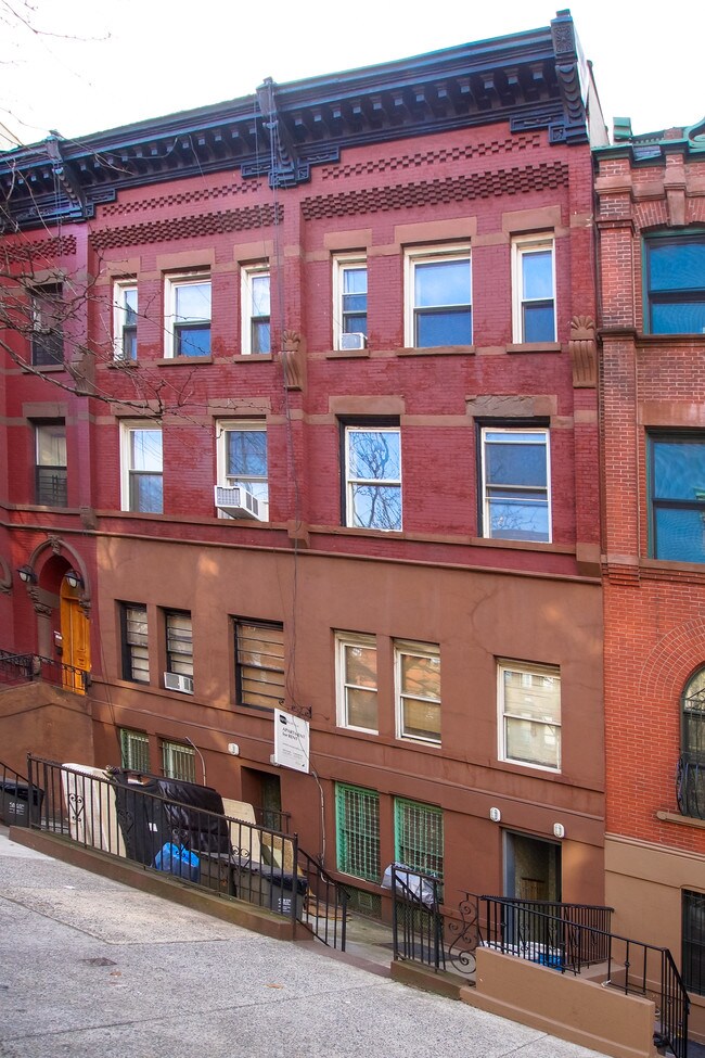 204 W 132nd St in New York, NY - Foto de edificio - Building Photo