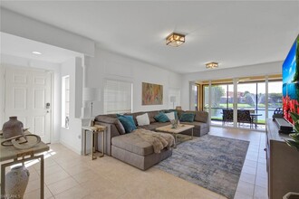 8533 Via Garibaldi Cir-Unit -101 in Estero, FL - Foto de edificio - Building Photo