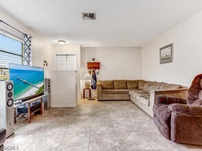 718 SE 46th Ln in Cape Coral, FL - Building Photo - Building Photo