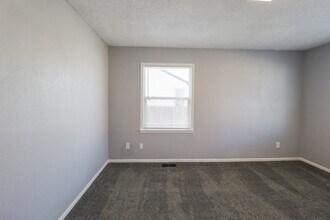 5330 W 2nd St in Tulsa, OK - Building Photo - Building Photo