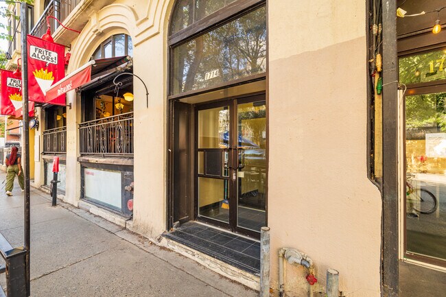 1710 Saint-Denis Rue in Montréal, QC - Building Photo - Building Photo