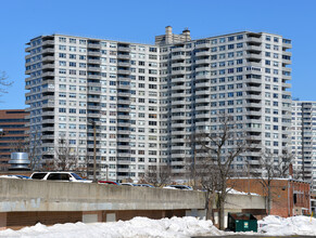 Mediterranean Towers South in Fort Lee, NJ - Building Photo - Building Photo