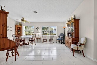 1520 S Club Dr in Wellington, FL - Building Photo - Building Photo