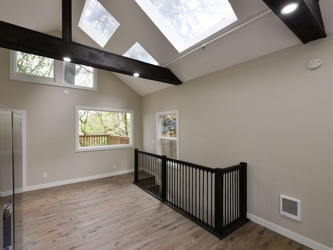 2132-2134-2134 NW Aspen Ave in Portland, OR - Foto de edificio - Building Photo