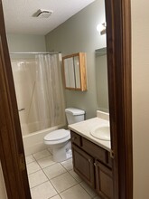 2503 Aster Ln in Liberal, KS - Foto de edificio - Building Photo