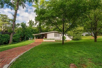 3860 Carlton Dr in Chamblee, GA - Building Photo - Building Photo