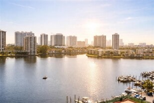 2780 NE 183rd St in Aventura, FL - Building Photo