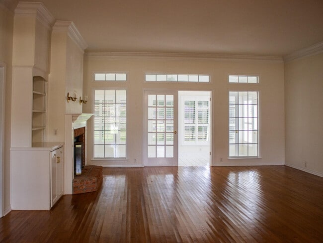 property at 118 Baywind Dr