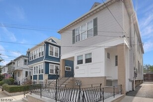 737 Jackson Ave in Elizabeth, NJ - Building Photo