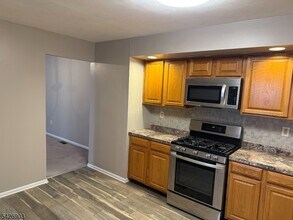 31 Marrow St in Newark, NJ - Building Photo - Building Photo