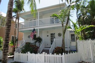 67 Spoonbill Way in Key West, FL - Building Photo