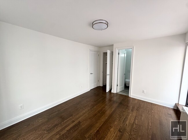 EAST 56 STREET in New York, NY - Building Photo - Building Photo