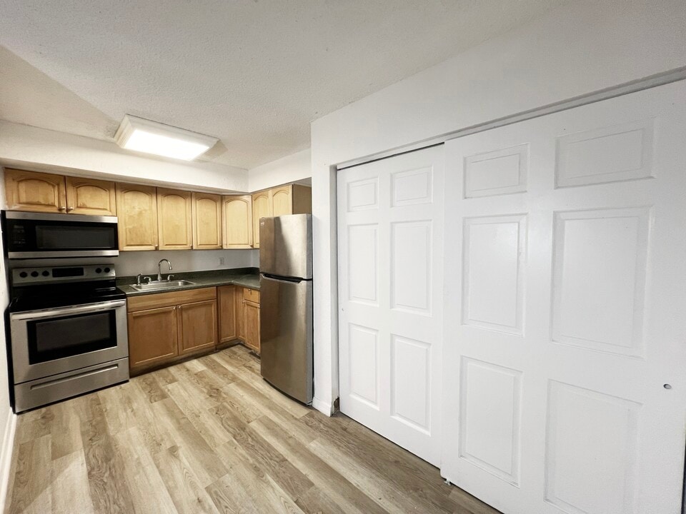 65 NE 59th St, Unit 2 in Miami, FL - Foto de edificio