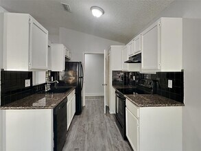 1201 Hilburn Ct in Irving, TX - Building Photo - Building Photo
