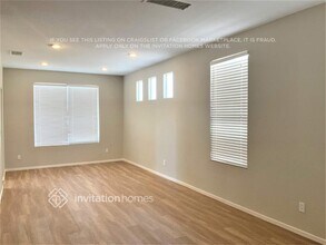 2992 Scenic Valley Way in Henderson, NV - Building Photo - Building Photo