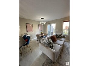 903 Ebbers Cres NW in Edmonton, AB - Building Photo - Building Photo