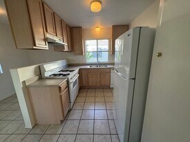 618 Ammunition Rd, Unit 618 in Fallbrook, CA - Building Photo