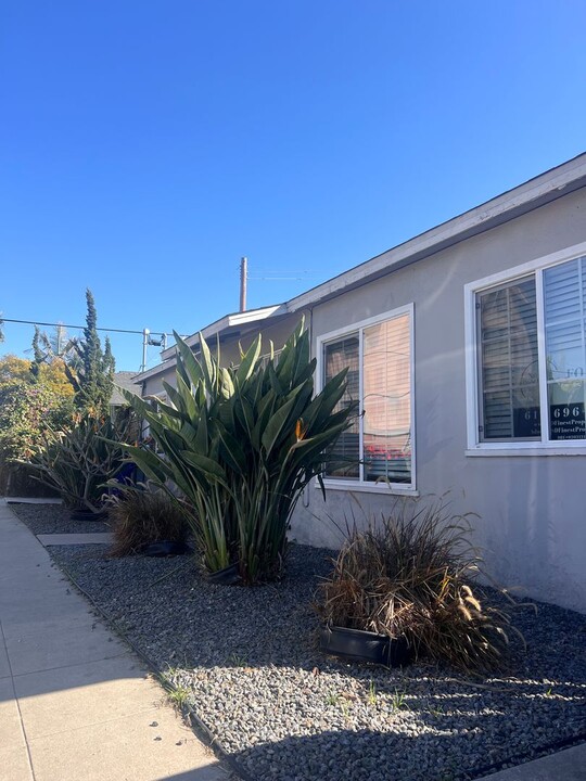 2009 Howard Ave in San Diego, CA - Building Photo