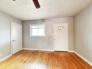 1332 Eubanks Ave, Unit Unit 1 in East Point, GA - Building Photo - Building Photo