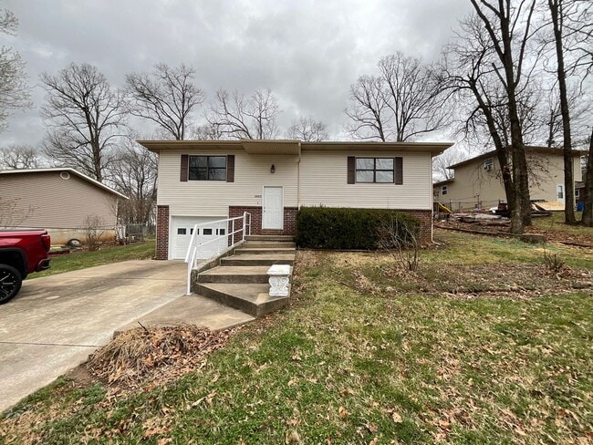 property at 1903 E Samuel J St