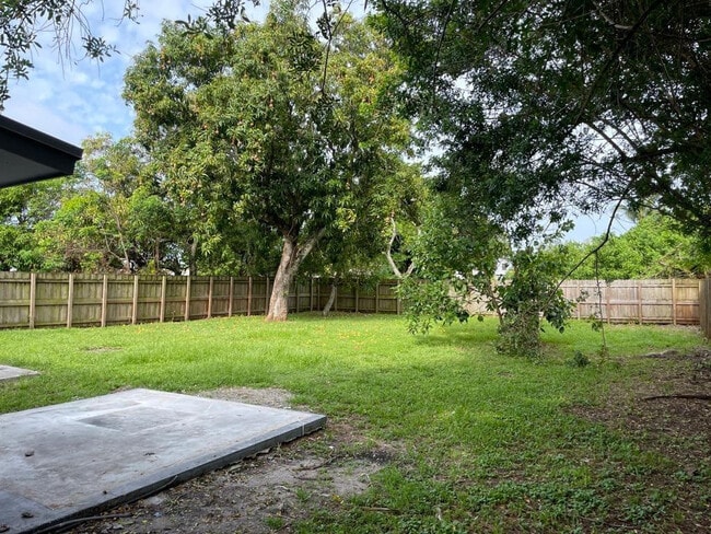 2009 NW 21st Ave in Fort Lauderdale, FL - Building Photo - Building Photo