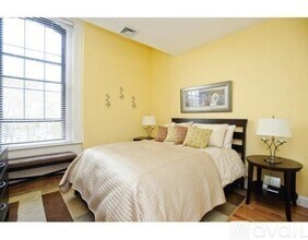 68 Baldwin St, Unit 21 in Boston, MA - Foto de edificio - Building Photo