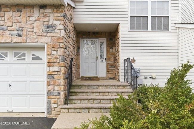 44 Kingfisher Ct in Marlboro, NJ - Building Photo - Building Photo