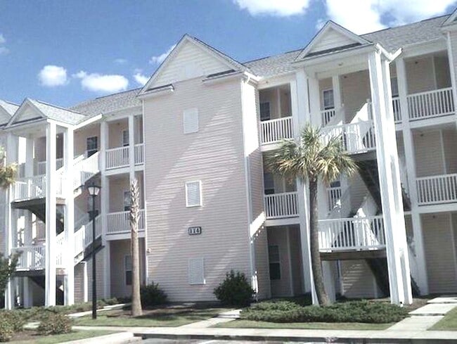 property at 114 Fountain Pointe Ln