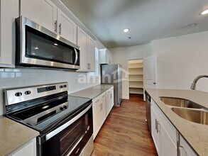 11033 S Blue Bayou Dr in South Jordan, UT - Building Photo - Building Photo